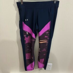 Women’s Under Armour compression leggings, 3/4 length. Size Large lightly worn